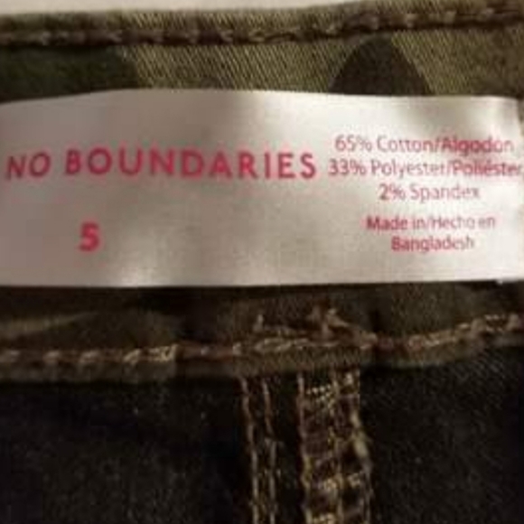No Boundaries camo shorts size small - Picture 3 of 3